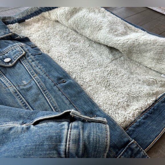 GAP Vintage Women’s Sherpa Lined Jean Jacket Size Medium Preowned/GOOD Condition - Picture 10 of 11